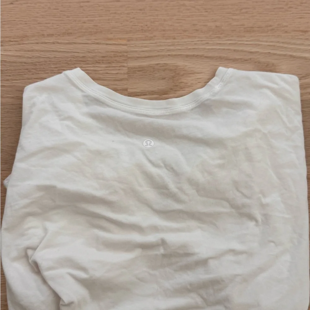 Classic White Women's Top - Picture 2 of 2